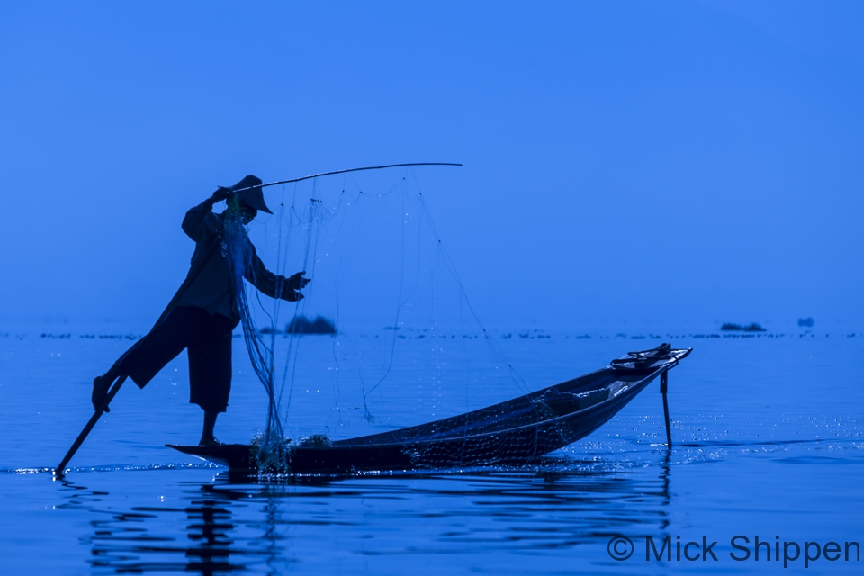 3-leg-rowing-fisherman-at-daybreak-on-inle-lake-myanmar-jpg
