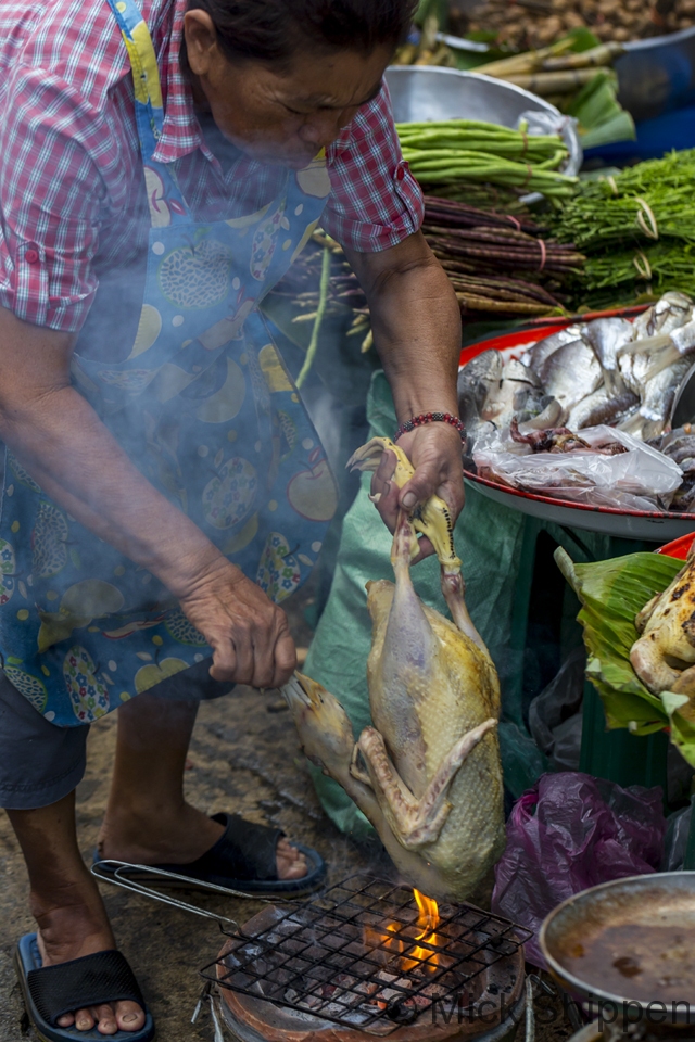 Smoking a duck, Bangkok