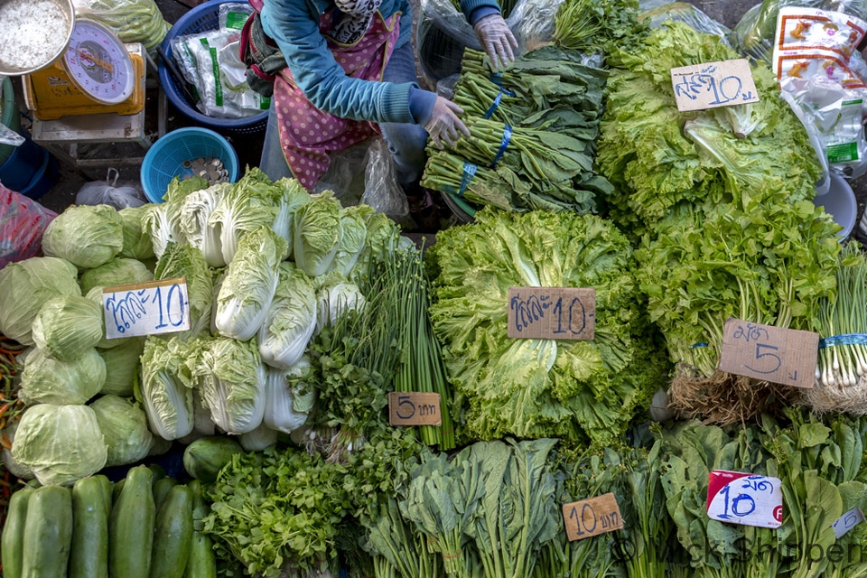 Selling fresh vegetables, Bangkok