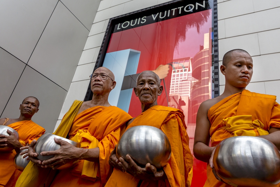 Mass almsgiving ceremony, Bangkok