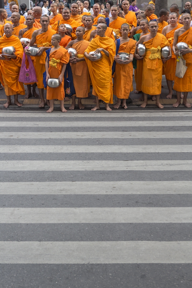 Mass almsgiving ceremony, Bangkok