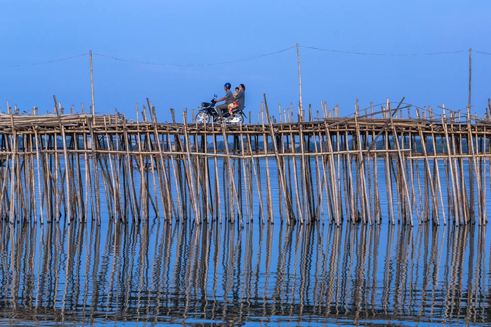 Bamboo bridge across the Mekong at Kompong Cham, Cambodia.
