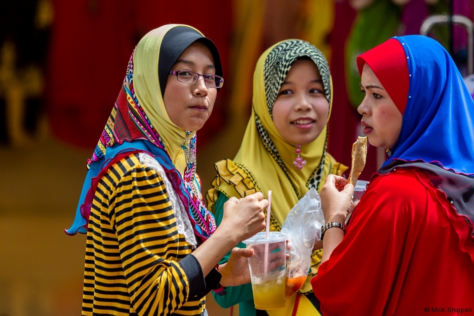 Muslim women in Masjid India, Kuala Lumpur