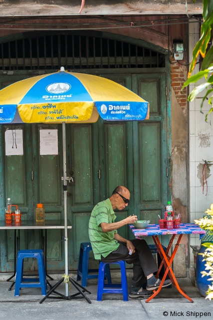 streetside-noodles-bangkok