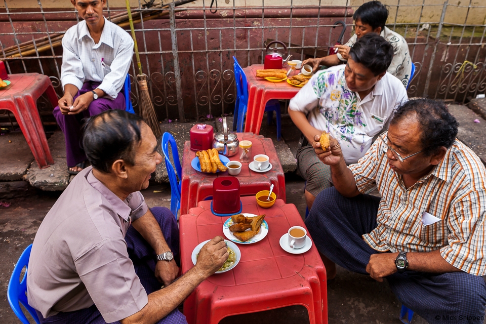 tea-and-samosas-yangon