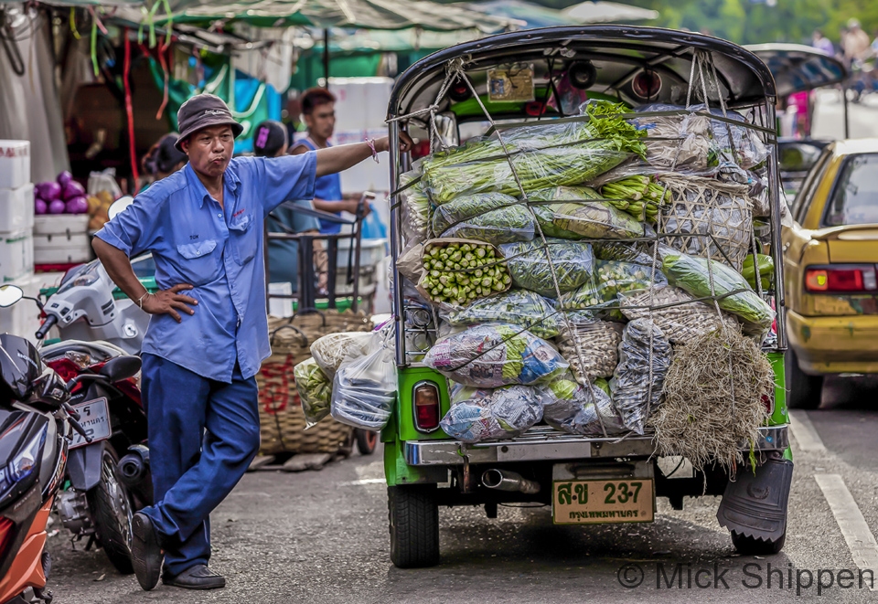 Taking home the shopping, Bangkok