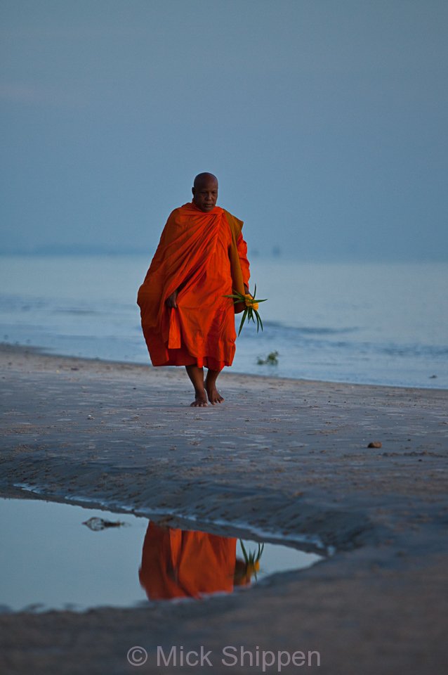 huahin-monk2