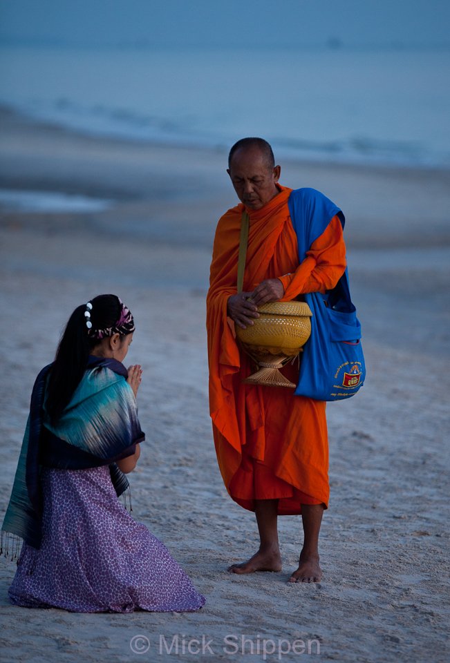 huahin-monk3